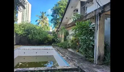 Casa para venda com 600 metros quadrados com 5 quartos em Casa Forte - Recife - PE