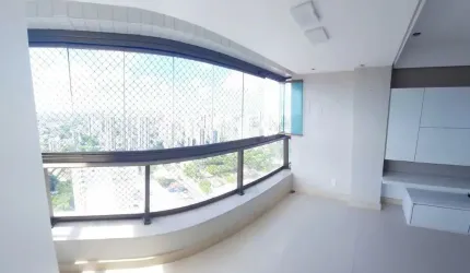 lindo apartamento em casa amarela