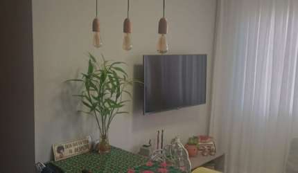 lindo flat em casa amarela