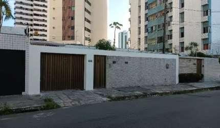 Casa ampla e bonita em Boa Viagem para aluguel