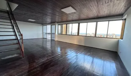 Apartamento Dúplex 350m Reformado Apartamento de cobertura, andar alto, dois por andar, em edifício de alto padrão na Boa Vista, com dois pavimentos, completamente reformado e modernizado, com substit