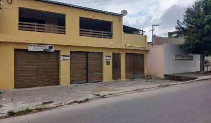 Casa ampla à venda de 378m² na avenida principal de Santo Amaro em Bezerros - PE