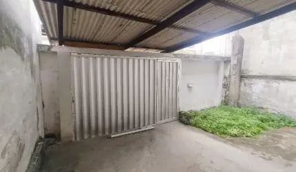 Casa ampla com três pavimentos em Casa Amarela Alto Santa Isabel