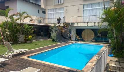 Sobrado com 4 quartos à venda em Chácara Monte Alegre - SP