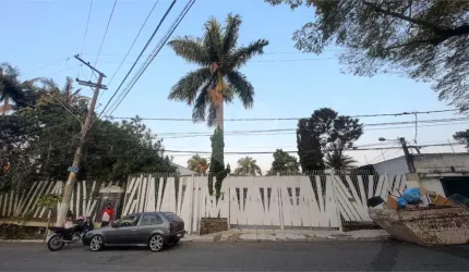 Casa térrea com 5 quartos à venda em Chácara Monte Alegre - SP