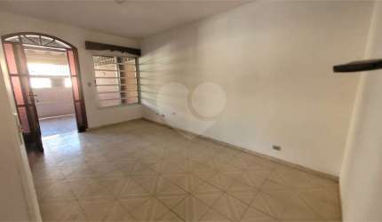 Casa térrea com 2 quartos à venda em Socorro - SP