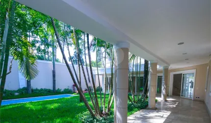 Casa com 4 quartos à venda em Jardim Cordeiro - SP