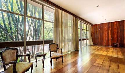 Casa térrea com 4 quartos à venda ou para locação em Santo Amaro - SP