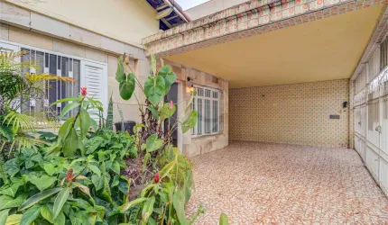 Casa térrea com 3 quartos à venda em Jardim Taquaral - SP