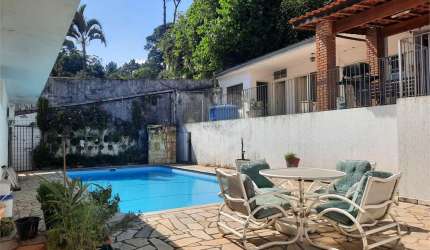 Casa com 4 quartos à venda em Jardim Marajoara - SP