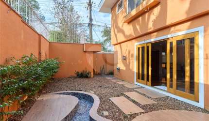 Casa com 4 quartos à venda em Santo Amaro - SP