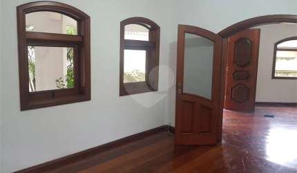 Sobrado com 5 quartos para locação em Interlagos - SP