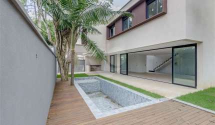 Condomínio com 4 quartos à venda em Jardim Cordeiro - SP