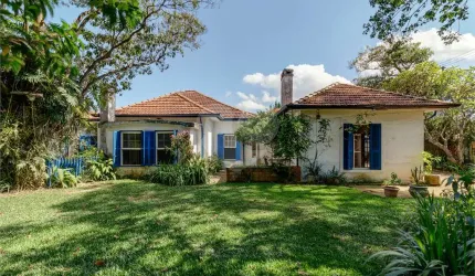 Casa térrea com 4 quartos à venda em Chácara Monte Alegre - SP
