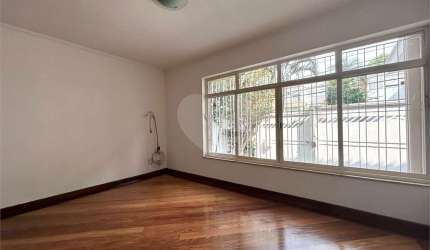 Sobrado com 3 quartos para locação em Jardim Petrópolis - SP