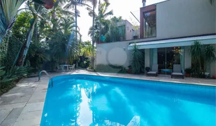 Sobrado com 4 quartos à venda em Jardim Marajoara - SP