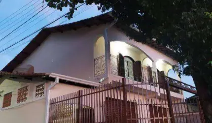 Casa com 3 dormitórios à venda por R$ 800.000,00 - Vila Tesouro - São José dos Campos/SP