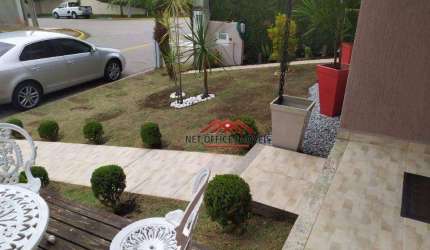 Casa com 3 dormitórios à venda por R$ 980.000,00 - Vila Branca - Jacareí/SP