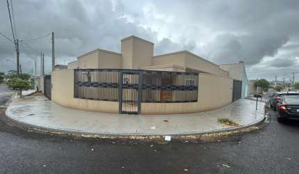 Casa com 3 dormitórios à venda, 122 m² por R$ 550.000 - Regissol - Mirassol/SP