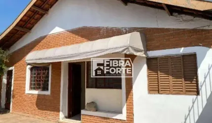 Casa térrea no bairro Costa e Silva com edicula