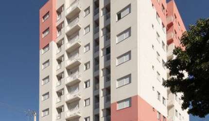 Lindo apartamento de 2 qts com sacada e churrasqueira - Área de lazer com piscina