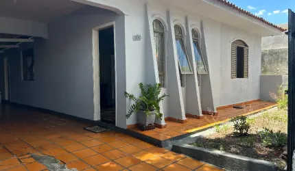 Casa e edícula à venda -  terreno inteiro com 360m² - localização privilegiada, atrás do Shopping Boulevard