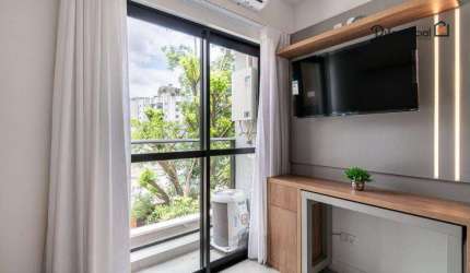 Apartamento com 1 dormitório para alugar, 28 m² por R$ 3.097,27/mês - Água Verde - Curitiba/PR