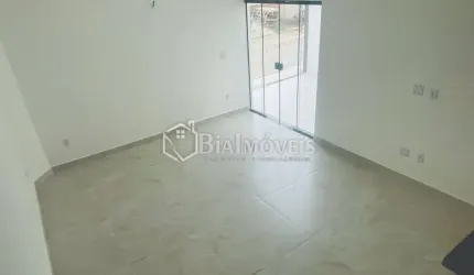 Local Tranquilo / Casa com 2 quartos à venda.