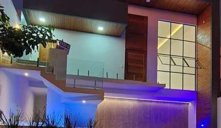 Linda Casa à Venda no Vale dos Cristais - Macaé