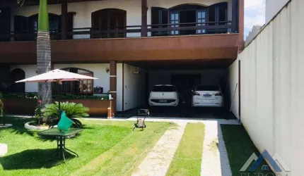 Sobrado com 3 dormitórios à venda, 264 m² por R$ 800.000,00 - Coliseu - Londrina/PR