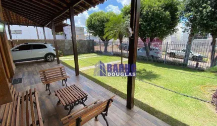 Casa com 3 dormitórios à venda, 320 m² por R$ 990.000,00 - Jardim Califórnia - Cuiabá/MT