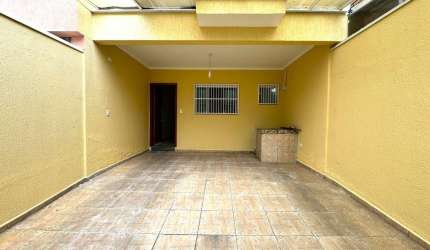 Sobrado para Venda em Santo André, Vila Linda, 3 dormitórios, 1 suíte, 2 banheiros, 2 vagas