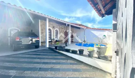 Casa com 3 quartos sendo 1 suíte com edícula em Peruíbe