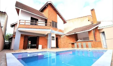 Casa próximo a praia em Peruíbe com 3 quartos e área de lazer com piscina