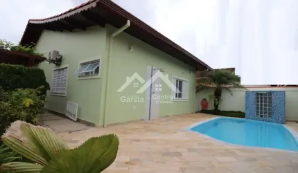 Casa em Peruíbe com piscina