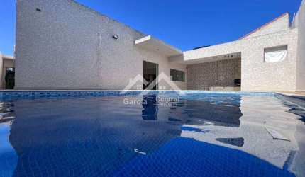 Casa com piscina em Peruíbe