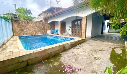 Casa no Centro de Peruíbe