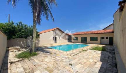 Casa com piscina em Peruíbe