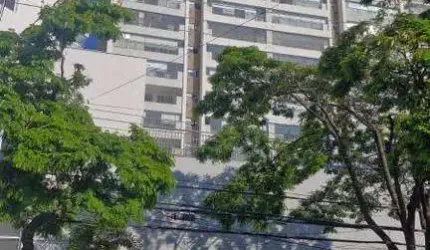 Apartamento localizado no Condomínio Praça do Tatuapé, a apenas 250 metros do shopping Tatuapé e do metrô, oferecendo praticidade e conveniência no se