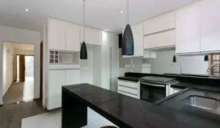 Casa com 3 quartos para alugar na Praça Nicola Antônio Camardo, 488, Vila Gomes Cardim, São Paulo, 147 m2 por R$ 7.800