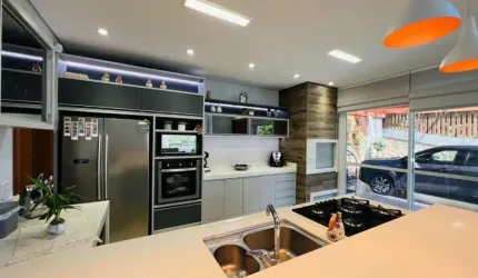 Casa com 3 quartos à venda na Rua das Cabreúvas, 455, Pedra Branca, Palhoça, 290 m2 por R$ 1.990.000