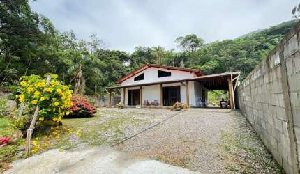 Casa com 2 quartos à venda na Renato Ramos da Silva, 5, Vila Nova, Imbituba, 130 m2 por R$ 855.000