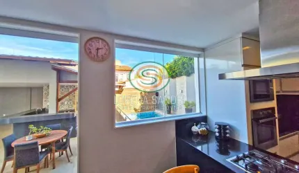Casa maravilhosa na Mata da Praia - 420m² de terreno - PORTEIRA FECHADA