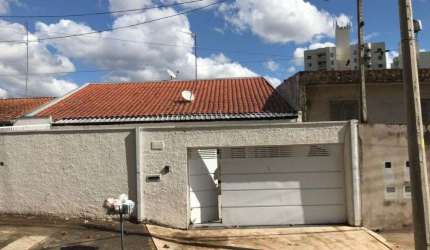 Casa com 3 quartos à venda na Avenida José Fonseca Arruda, 665, Jardim dos Oliveiras, Campinas, 263 m2 por R$ 800.000