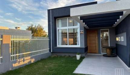 Linda casa com suíte.  Bairro Guarani