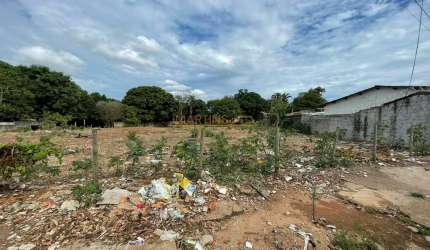 Terreno à venda no bairro Centro - Araguari/MG