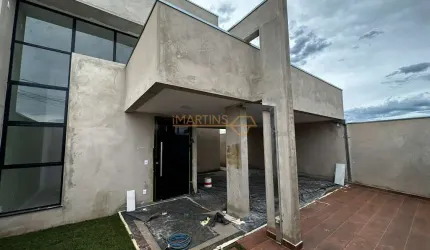 Casa à venda no bairro Jardim Interlagos II - Araguari/MG