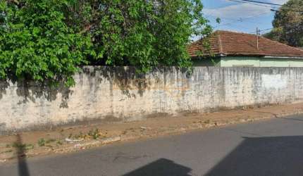 Terreno à venda no bairro Goiás - Araguari/MG