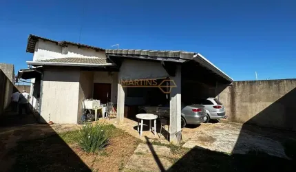 Casa à venda no bairro Jardim Interlagos I - Araguari/MG
