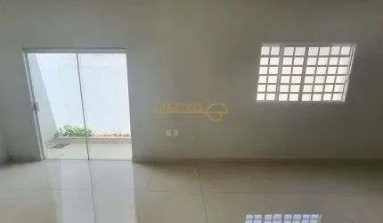 Casa à venda no bairro Jardim Milenium - Araguari/MG